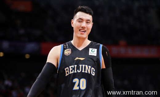 中国男篮里面谁会其他语种,其中占比是多少?